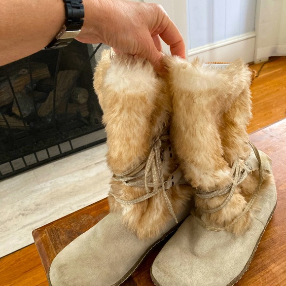 COPY - COPY - Furry Boots - Picture 7 of 7